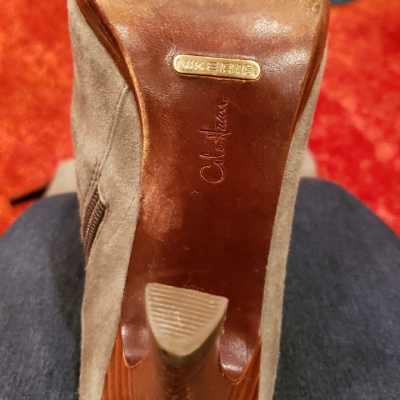 Cole Haan Boots size 8 1/2 B - Picture 3 of 7